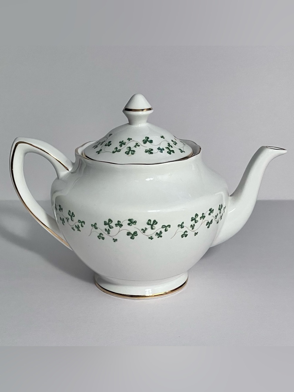 ROYAL TARA Mini Teapot / TRAILING SHAMROCKS / Fine IRISH BONE CHINA / Gold Trim